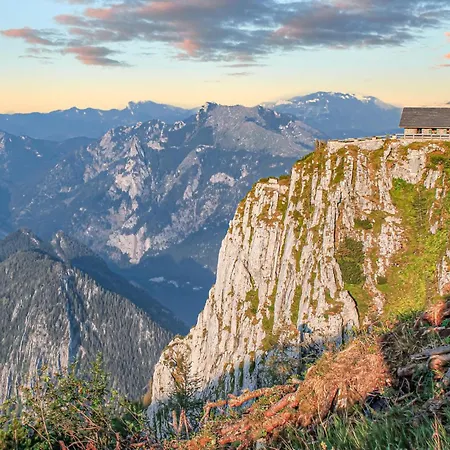 Mit Bergpanorama Ebensee